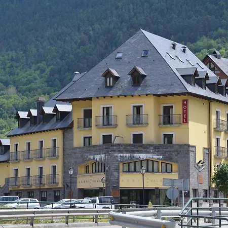 Acevi Val D'aran Hotel Vielha